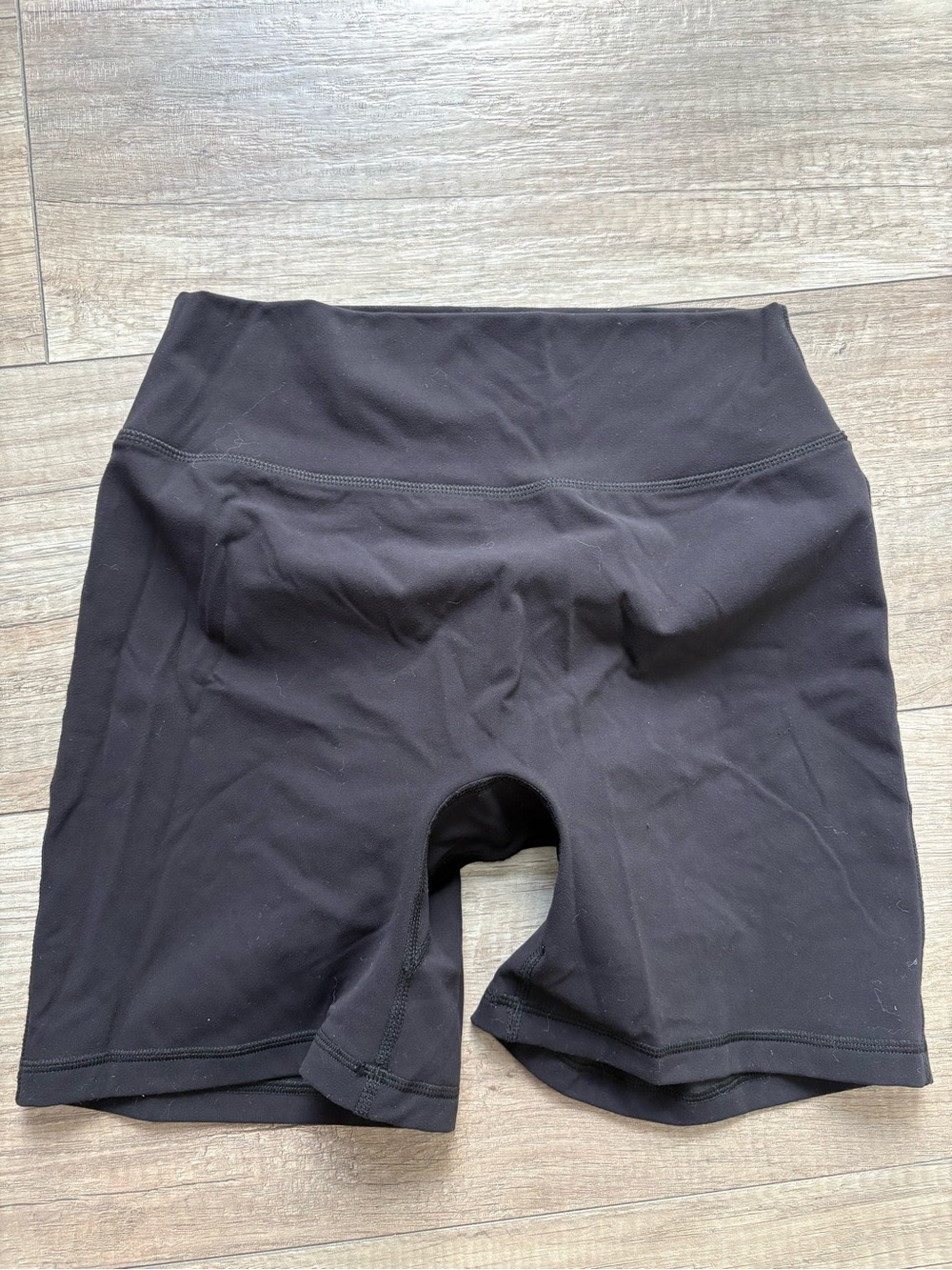 Buff Bunny Legacy Short - 6 “ (in black)